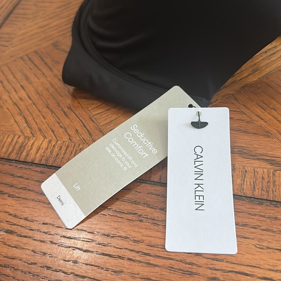 Calvin Klein Seductive Comfort Customized Lift Bra F2892 Black Size 38DD - Picture 5 of 7